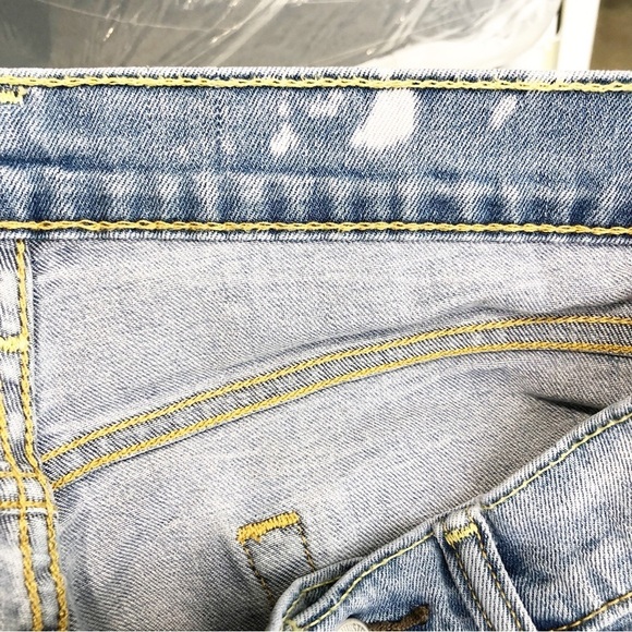 Levi 511 medium wash straight leg, high rise, blank tab jeans - Picture 4 of 12